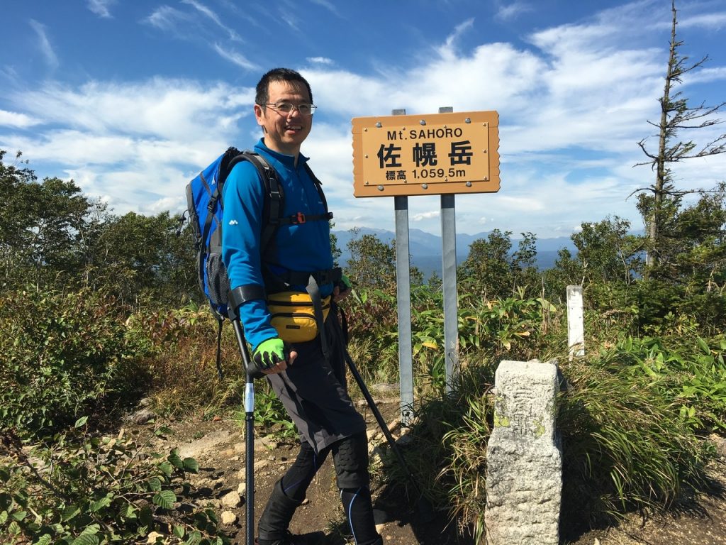 Kenji Sakamura with his SideStix crutches